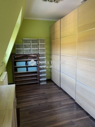 Eladó családi ház, Budapesten, II. kerületben 384.3 M Ft