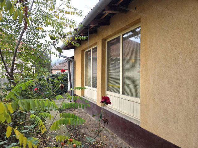 Eladó családi ház, Fegyverneken 15.99 M Ft, 2+1 szobás