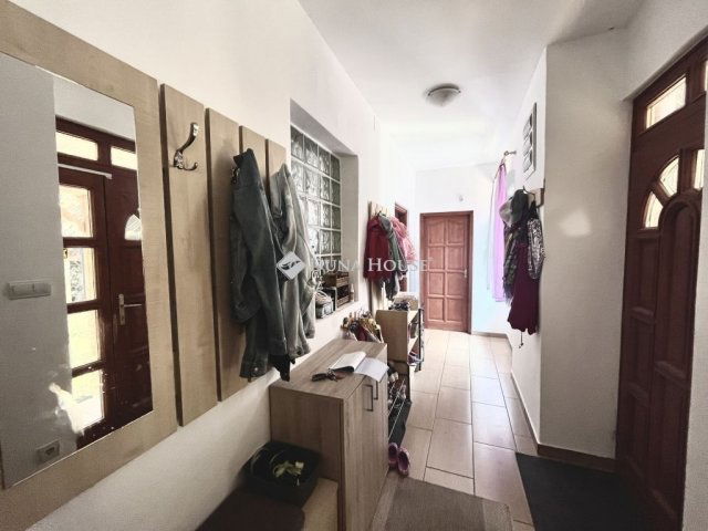 Eladó családi ház, Orfűn 99.99 M Ft, 4 szobás