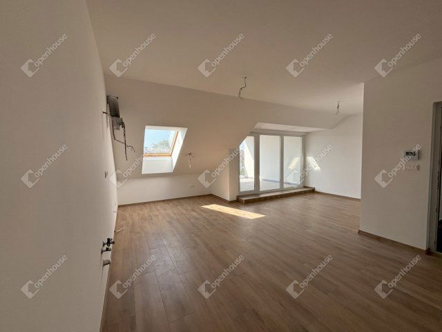 Eladó téglalakás, Szegeden 134.99 M Ft, 4 szobás