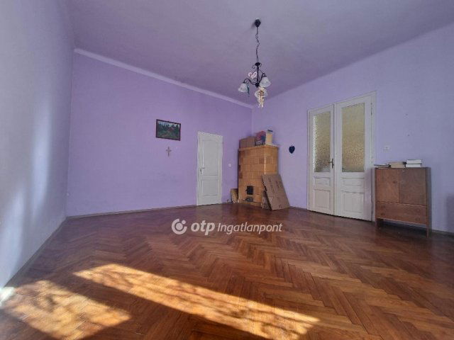 Eladó téglalakás, Pápán 26.95 M Ft, 2 szobás