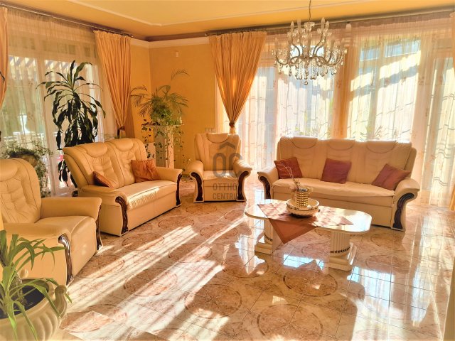 Eladó családi ház, Budapesten, XV. kerületben 253 M Ft, 5 szobás