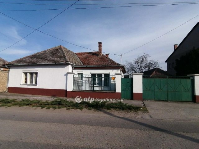 Eladó családi ház, Kecelen 35 M Ft, 5 szobás
