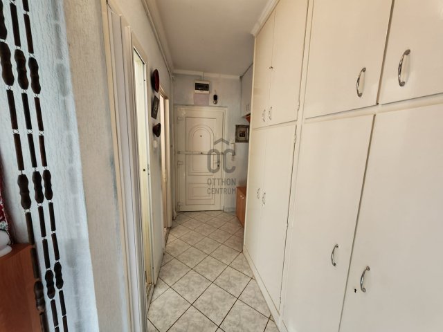 Eladó panellakás, Ajkán 33.9 M Ft, 2 szobás