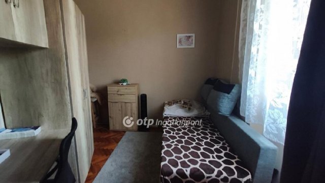 Eladó családi ház, Kisújszálláson 23 M Ft, 3+2 szobás