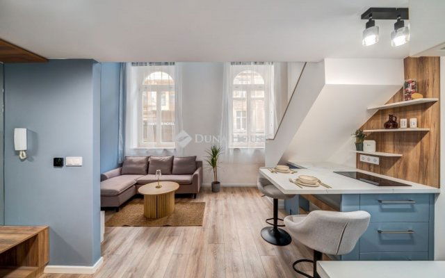 Eladó téglalakás, Budapesten, VII. kerületben 52.9 M Ft