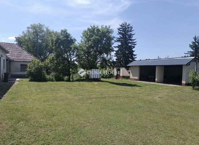 Eladó családi ház, Mezőkomáromban 42.2 M Ft, 4 szobás