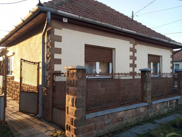 Eladó családi ház, Szihalmon 19.5 M Ft, 3 szobás