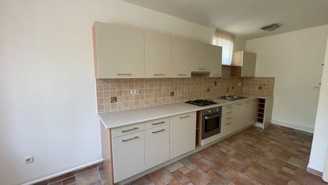 Kiadó téglalakás, albérlet, Győrött 220 E Ft / hó, 3 szobás