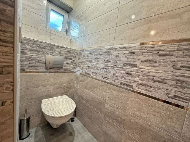 Eladó családi ház, Sárosdon 37.5 M Ft, 2 szobás
