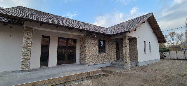 Eladó családi ház, Gyálon 159.9 M Ft, 5 szobás