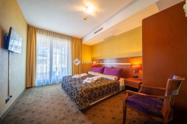 Eladó téglalakás, Balatonfüreden 230 M Ft, 3 szobás