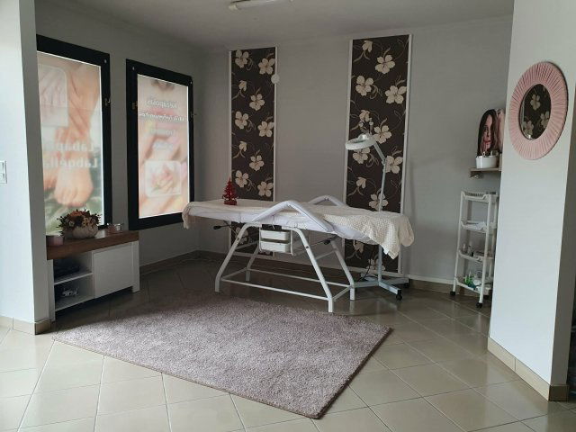 Kiadó üzlethelyiség, Csornán 60 E Ft / hó, 1 szobás