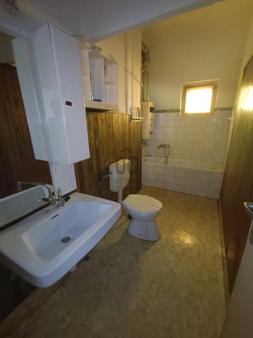 Eladó téglalakás, Szolnokon 30 M Ft, 2 szobás