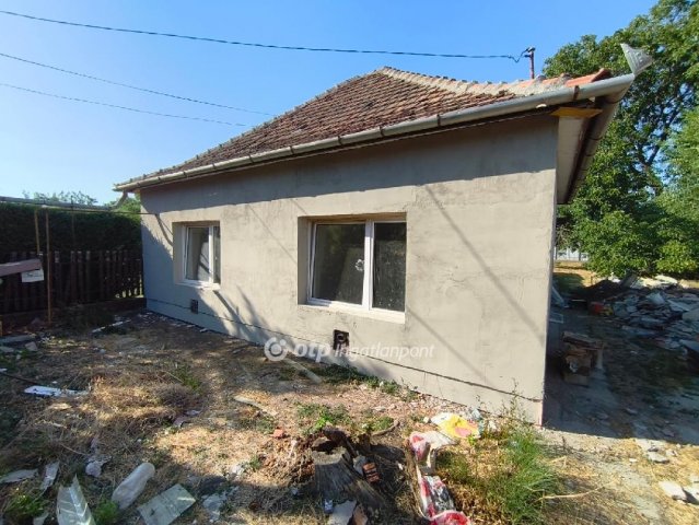 Eladó családi ház, Kondoroson 9 M Ft, 2+2 szobás