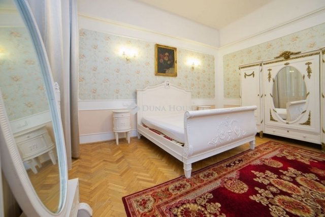 Eladó téglalakás, Budapesten, V. kerületben 199.7 M Ft, 3 szobás