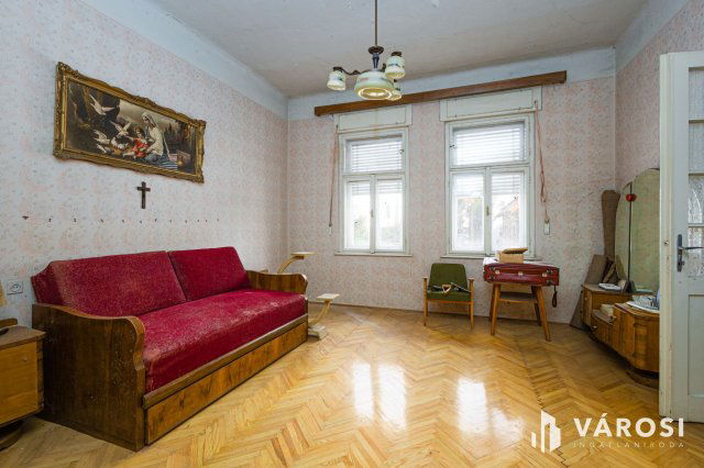 Eladó családi ház, Szegeden 105 M Ft, 3 szobás