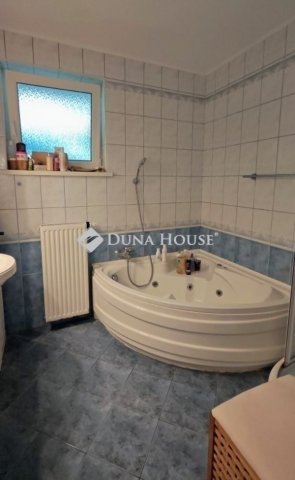 Eladó családi ház, Kecskeméten 134.99 M Ft, 4 szobás