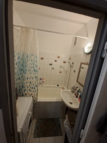 Eladó panellakás, Pétfürdőn 36 M Ft, 1+1 szobás