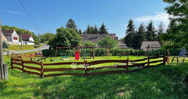 Eladó családi ház, Monyoródon 29.9 M Ft, 117+3 szobás