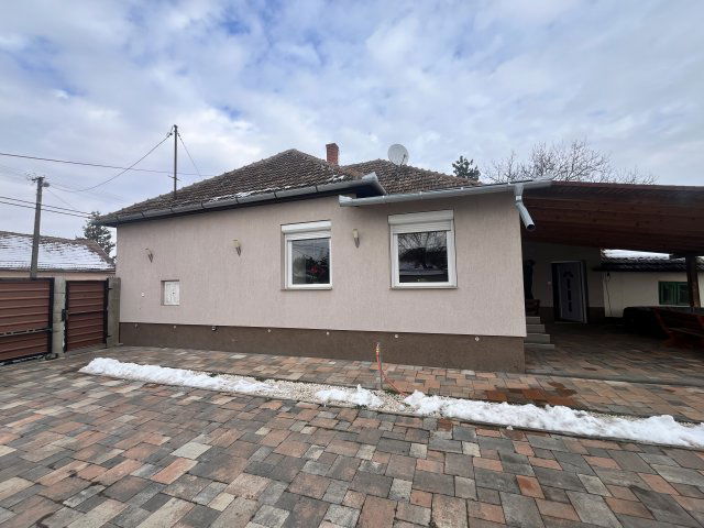 Eladó családi ház, Sarkadon 29.9 M Ft, 2 szobás