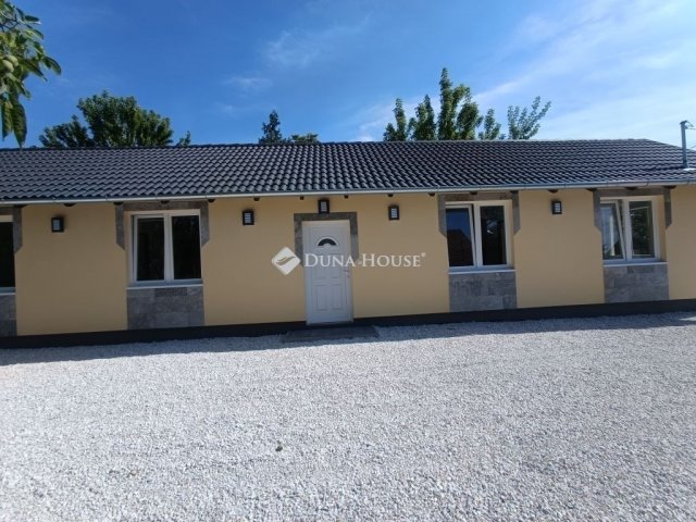 Eladó családi ház, Nagykátán 58 M Ft, 3 szobás