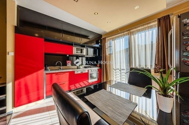 Eladó téglalakás, Budapesten, III. kerületben 123 M Ft, 3 szobás