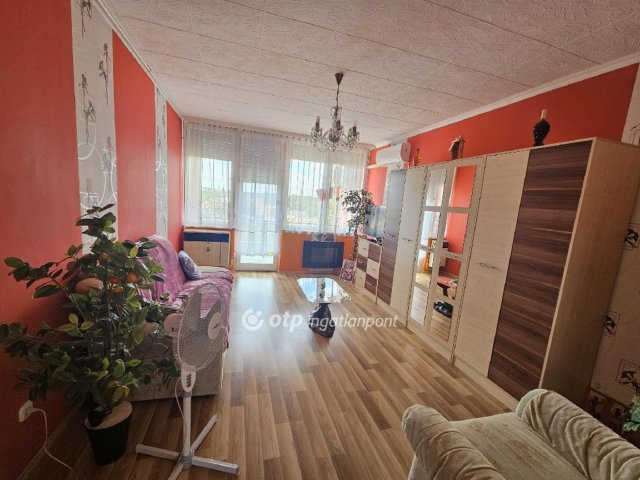 Eladó panellakás, Kalocsán 28.5 M Ft, 2 szobás