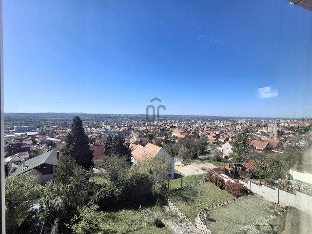 Eladó téglalakás, Pécsett 84.99 M Ft, 5 szobás