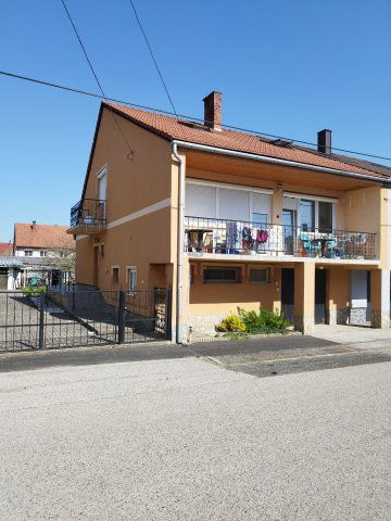 Eladó családi ház, Sárváron 75 M Ft, 4+3 szobás