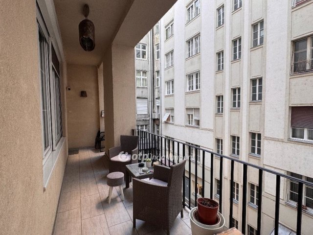 Eladó téglalakás, Budapesten, VI. kerületben 215 M Ft, 3 szobás