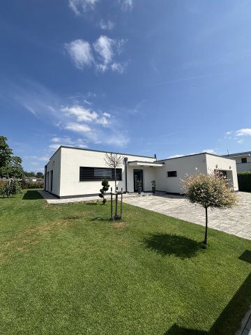 Eladó családi ház, Szombathelyen 218 M Ft, 3+1 szobás