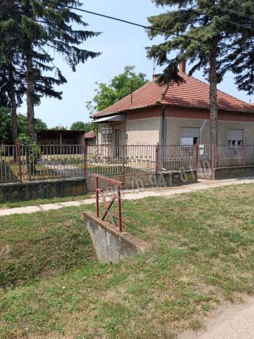 Eladó családi ház, Dévaványán 13 M Ft, 2 szobás