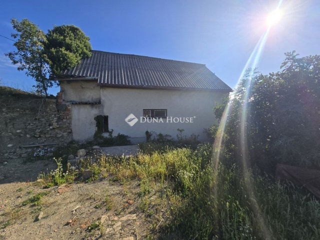 Eladó családi ház, Pécsett 88.9 M Ft, 3 szobás