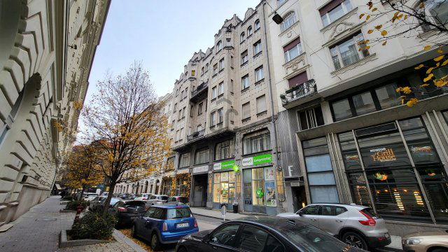 Eladó téglalakás, Budapesten, V. kerületben 126 M Ft, 2 szobás