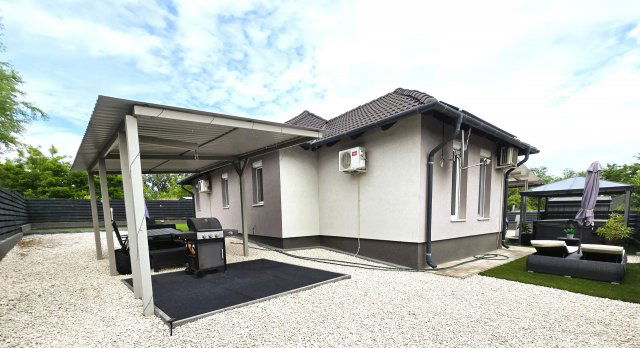 Eladó családi ház, Szigetszentmiklóson 119 M Ft, 4 szobás