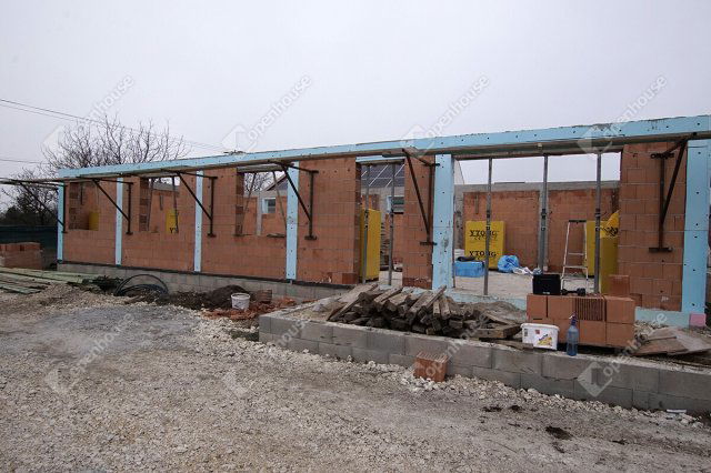 Eladó családi ház, Székesfehérvárott 91.99 M Ft, 4 szobás