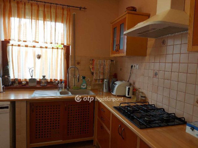Eladó családi ház, Szajkon 98 M Ft, 2+2 szobás