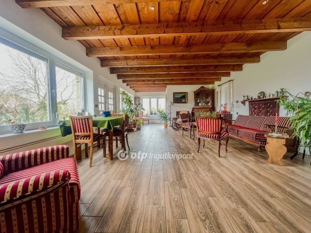 Eladó családi ház, Fehértón 128 M Ft, 2 szobás