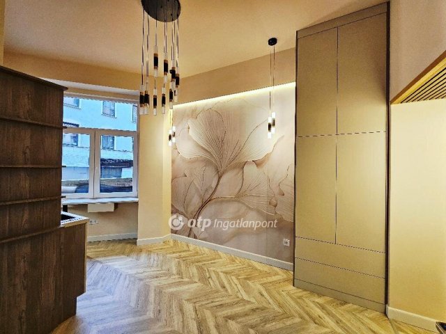 Eladó téglalakás, Budapesten, VII. kerületben 49.9 M Ft