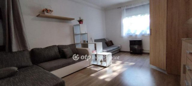 Kiadó téglalakás, albérlet, Szekszárdon 100 E Ft / hó