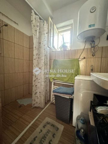 Eladó családi ház, Délegyházán 58 M Ft, 4 szobás