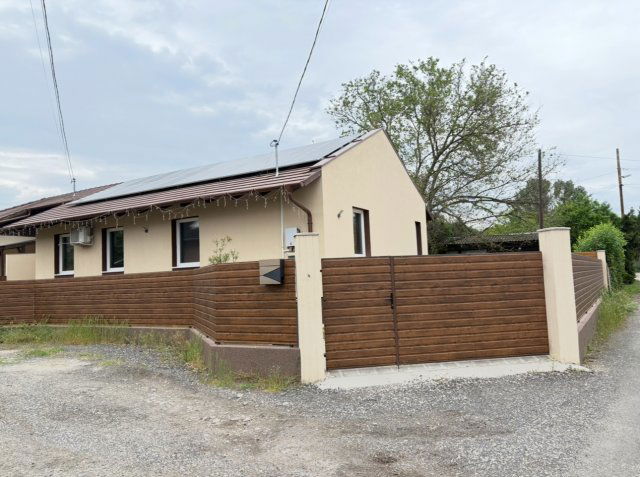Eladó ikerház, Szigetszentmiklóson 74.9 M Ft, 4 szobás