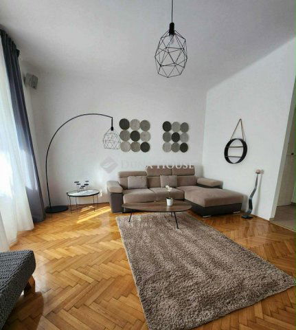 Eladó téglalakás, Pécsett, Bajcsy-Zsilinszky utcában 119 M Ft