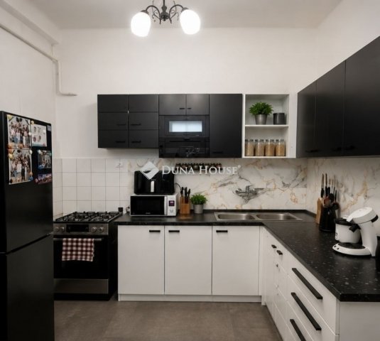 Eladó téglalakás, Budaörsön 75 M Ft, 3 szobás
