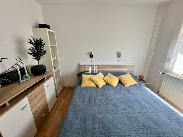 Eladó panellakás, Szegeden, Kisteleki Ede utcában 66.99 M Ft