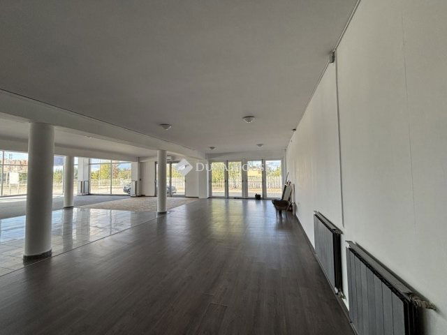Eladó ipari ingatlan, Esztergomban 780 M Ft / költözzbe.hu