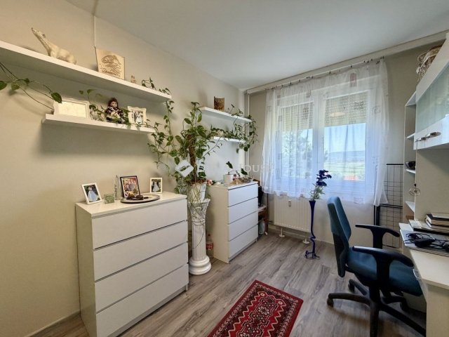 Eladó téglalakás, Szentendrén 64.9 M Ft, 2 szobás