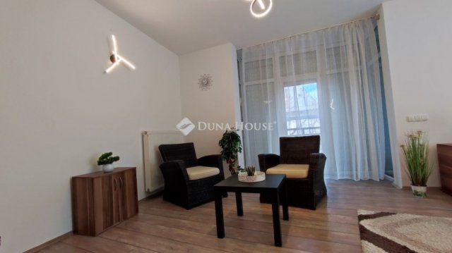 Eladó téglalakás, Debrecenben 112 M Ft, 3 szobás