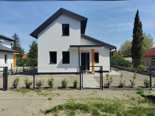 Eladó nyaraló, Balatonkeresztúron 86 M Ft, 4 szobás